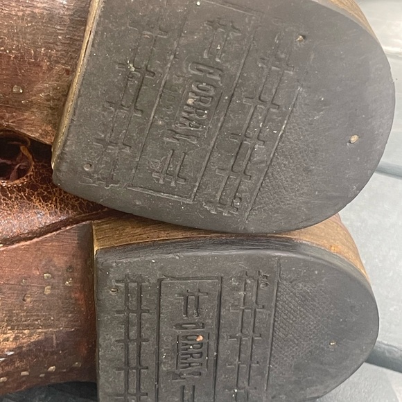 Corral Brown Vintage Western Boots with Embroidered Detailing - Picture 5 of 9